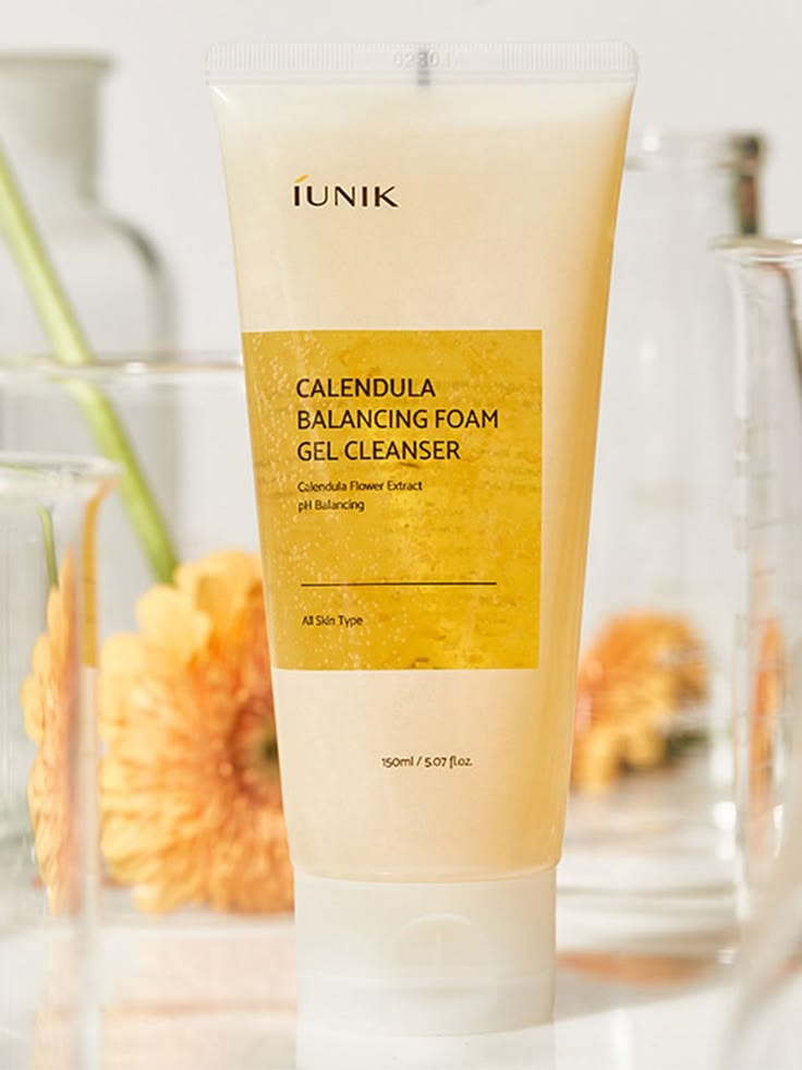 Iunik Calendula Balancing Foam Gel Cleanser 150ml